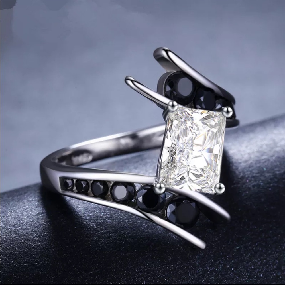 New 925 Silver Black White Sapphire Ring - Picture 3 of 4
